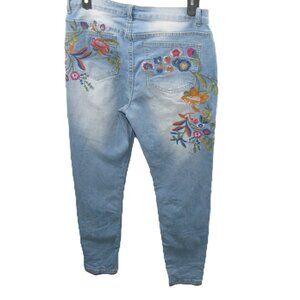 Venus Floral Embroidered Mid Rise Cropped Jeans Size 10